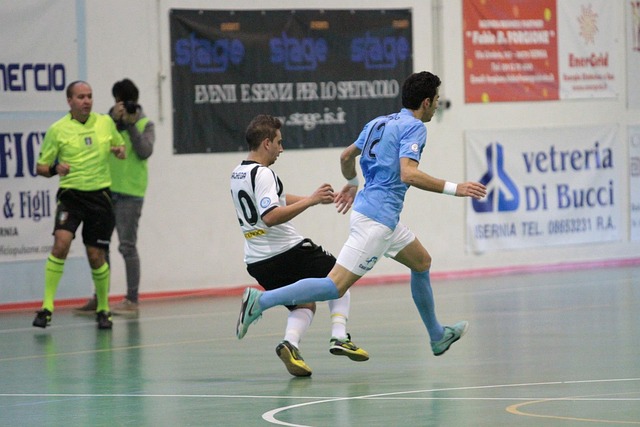 汤普森与德 汤普森与德